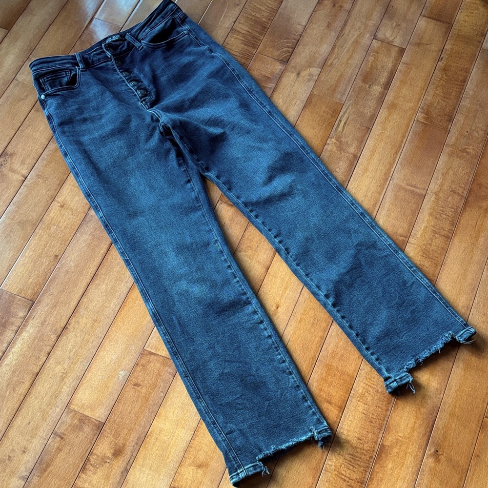 Judy Blue Black Label Button Fly Jeans 11/30